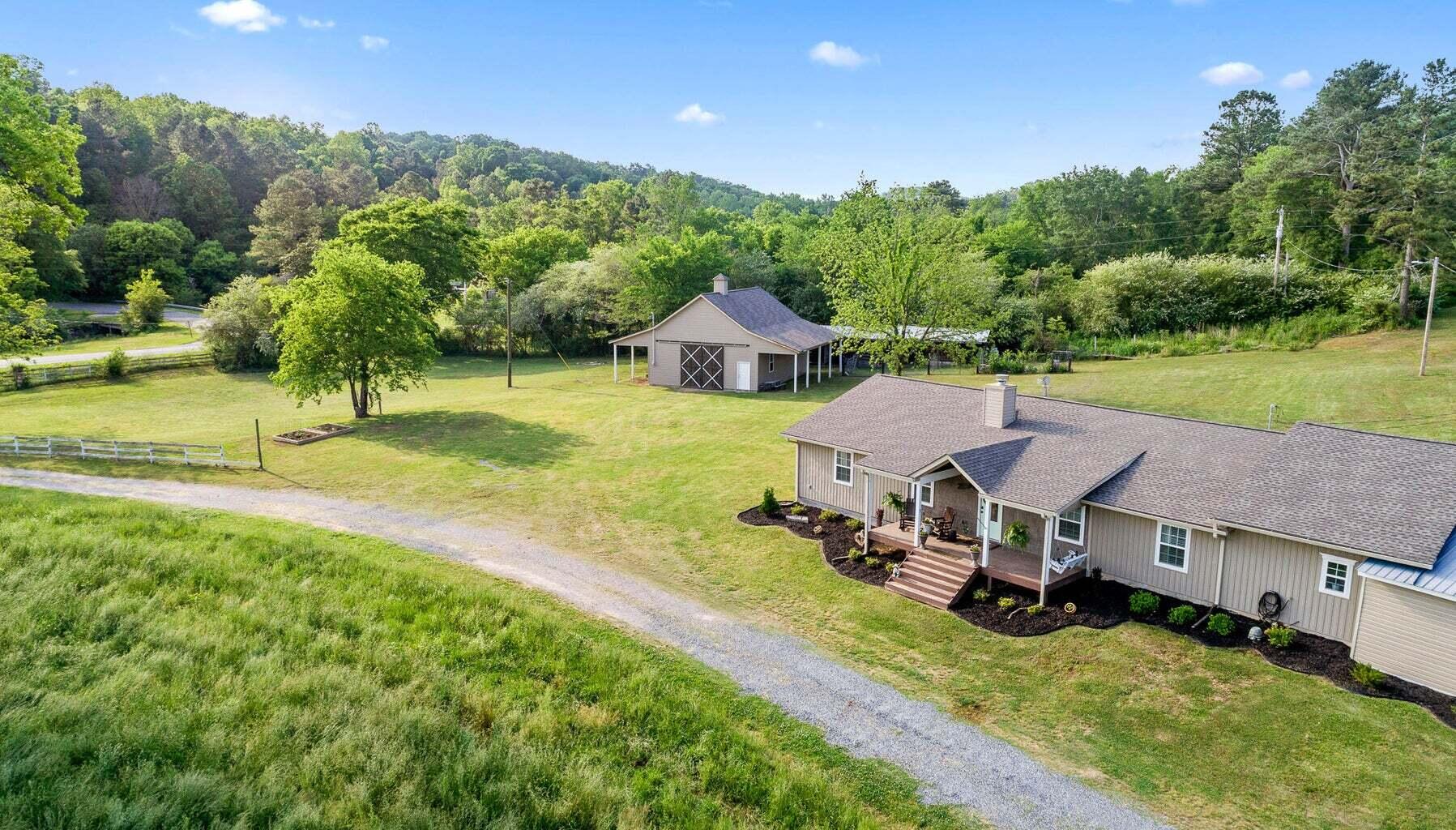 1154 Ridgeway Drive Trion, GA 30753 - Photo 7 of 21 20190509205757672419000000-o