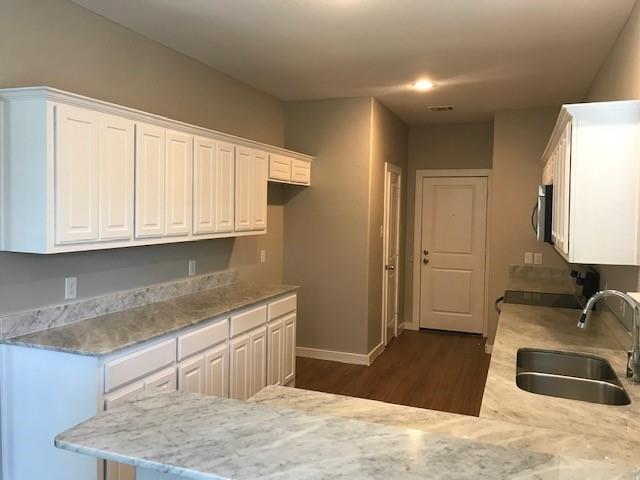 3542 Apple Valley Way Dallas, TX 75227 - Photo 8 of 28