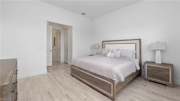 $3,900 | 1905 Fresno Avenue, Naples, FL 34120