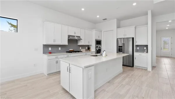 $3,900 | 1905 Fresno Avenue, Naples, FL 34120