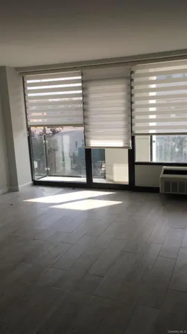 $5,800 | 5 Grace Avenue, Unit 2J, Great Neck, NY 11021