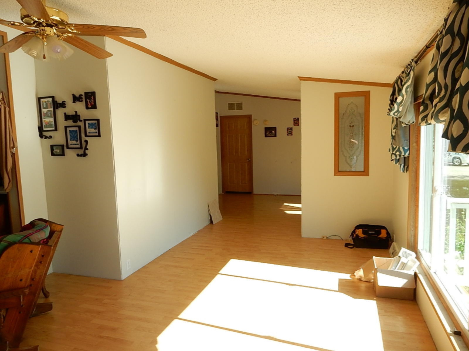 11181 North Shaytown Road Sunfield, MI 48890 - Photo 5 of 27 Living