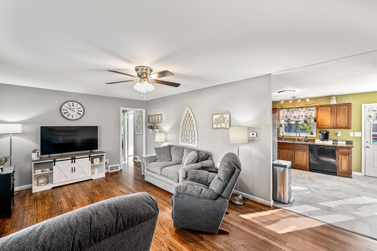 2370 State Rte 101 Milan, IN 47031 - Photo 15 of 38