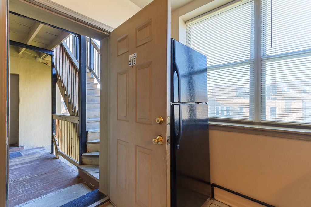 4024 West Division Street, Unit 303 Chicago, IL 60651 - Photo 4 of 15