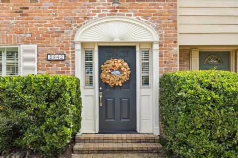$335,000 | 5842 Doliver Drive, Unit 47, Houston, TX 77057