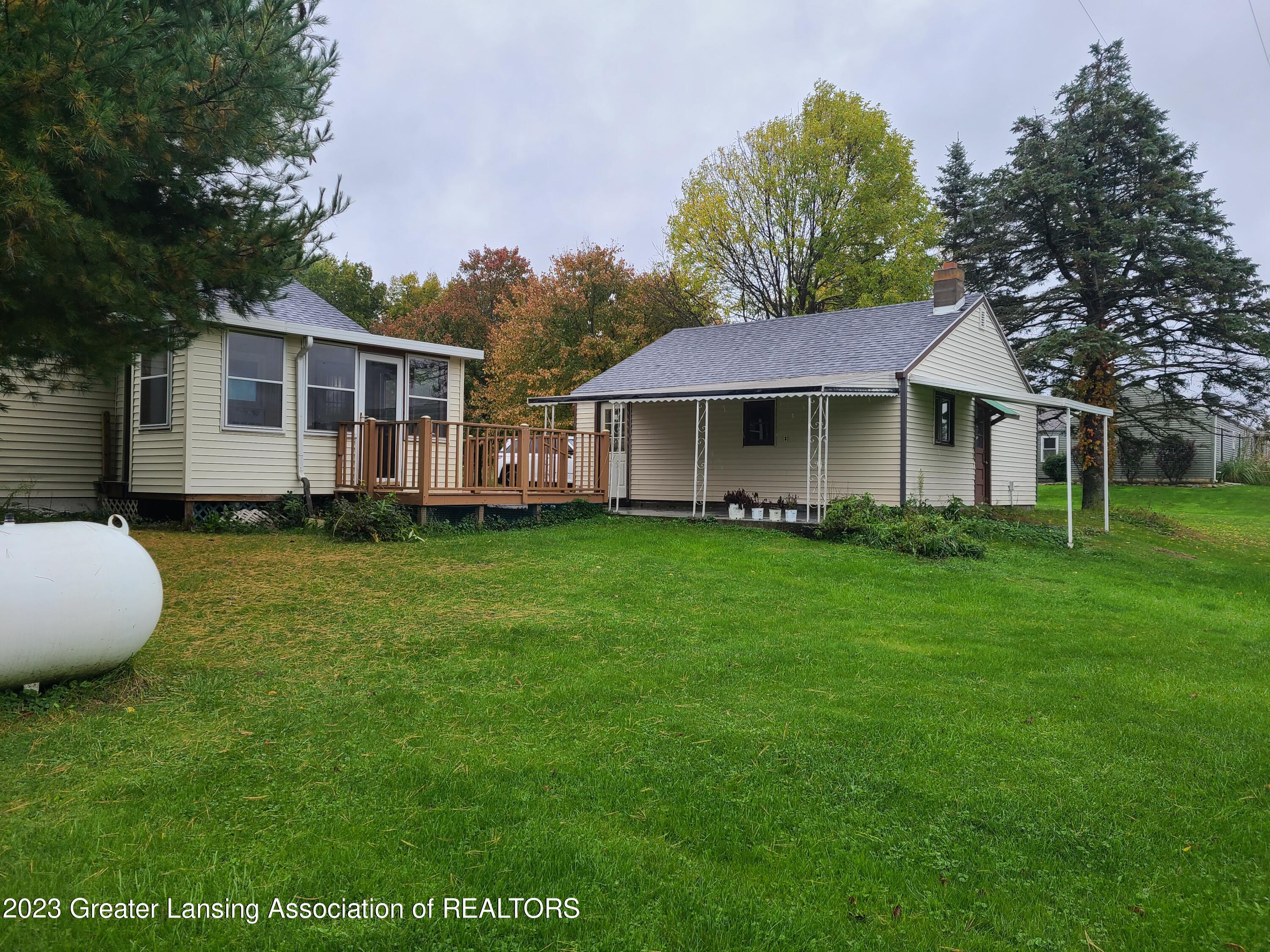 4827 North Gunnell Road Dimondale, MI 48821 - Photo 3 of 22 20231014_130755