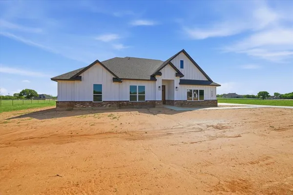 $446,313 | 112 Cattleman Drive, Poolville, TX 76487
