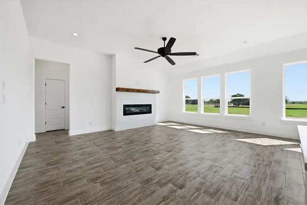 $446,313 | 112 Cattleman Drive, Poolville, TX 76487