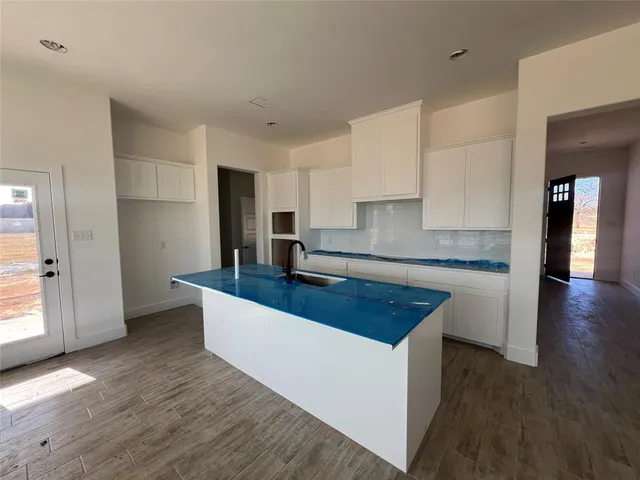 $488,900 | 112 Cattleman Drive, Poolville, TX 76487