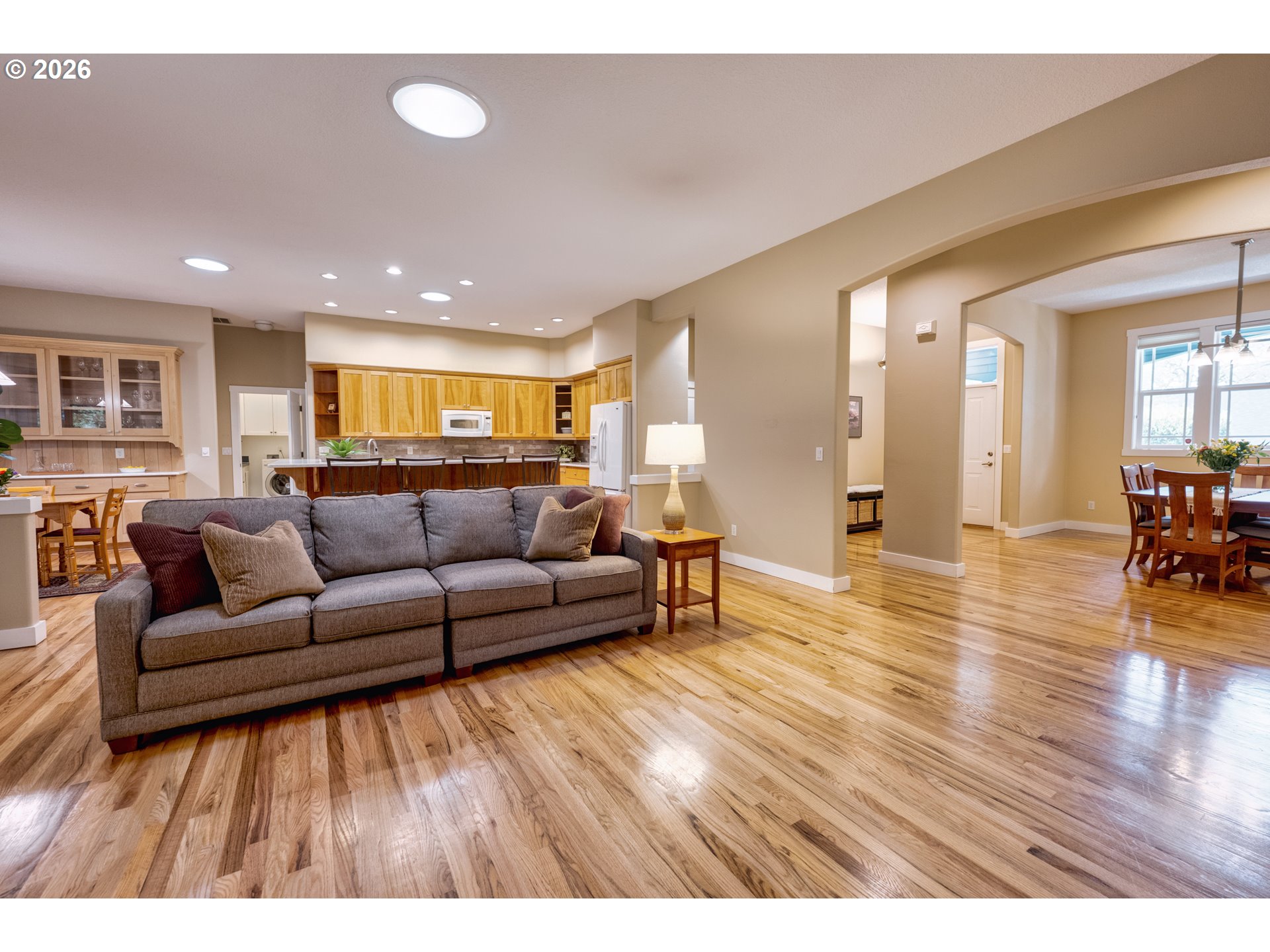 6039 Southwest Haines Street Portland, OR 97219 - Photo 11 of 48 Living Room