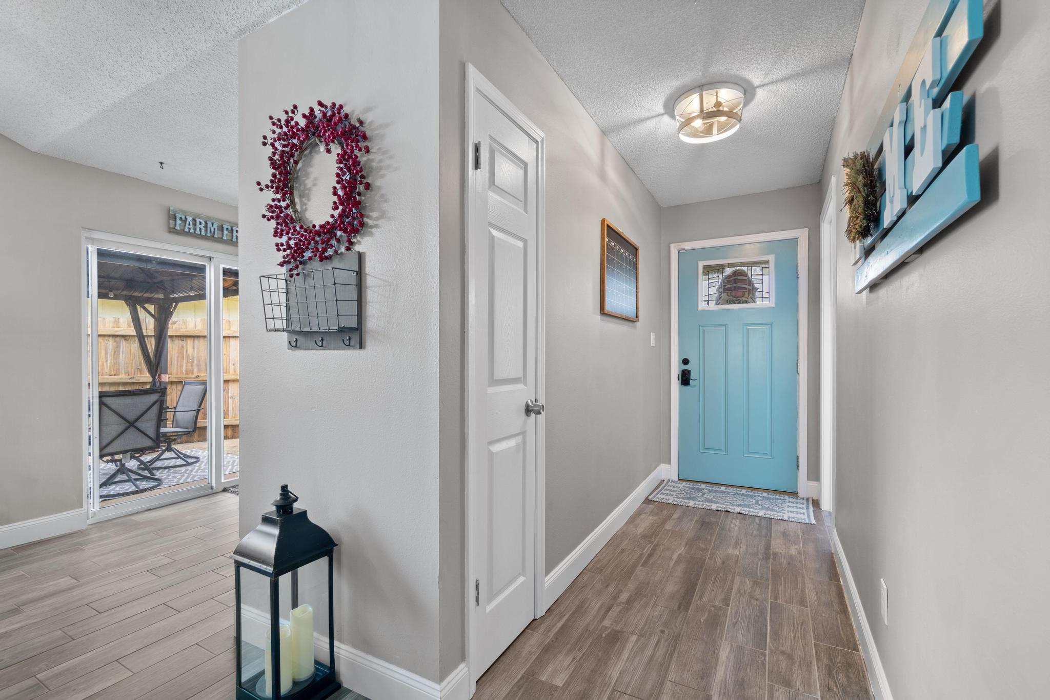1833 Hunters Path Fort Walton Beach, FL 32547 - Photo 3 of 34 a view of a interior of house