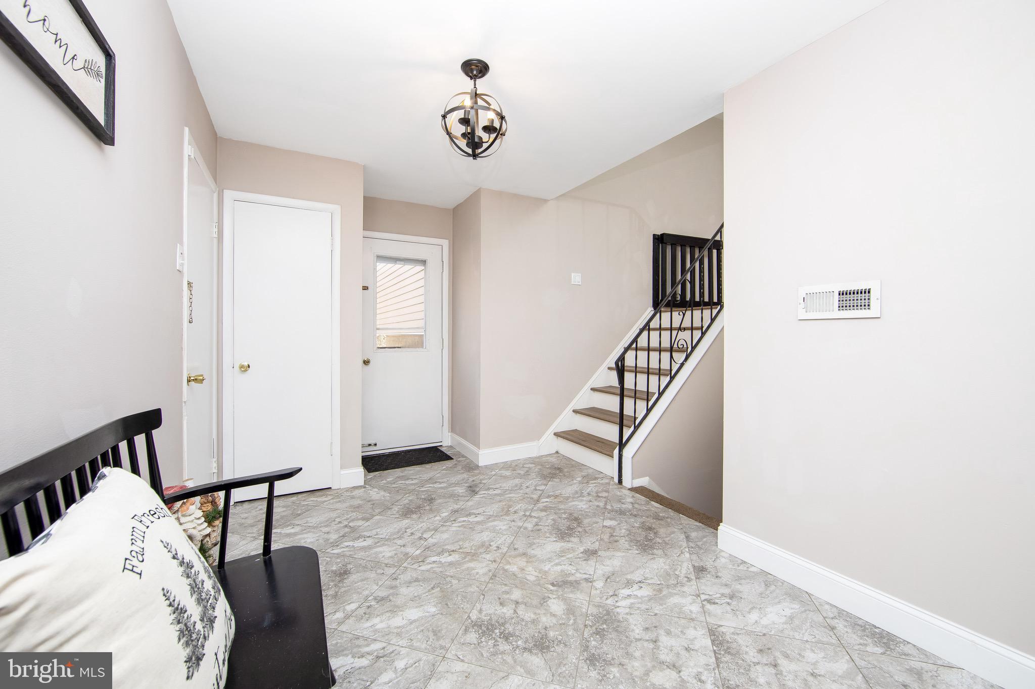 213 Aspen Road Williamstown, NJ 08094 - Photo 2 of 48 Foyer