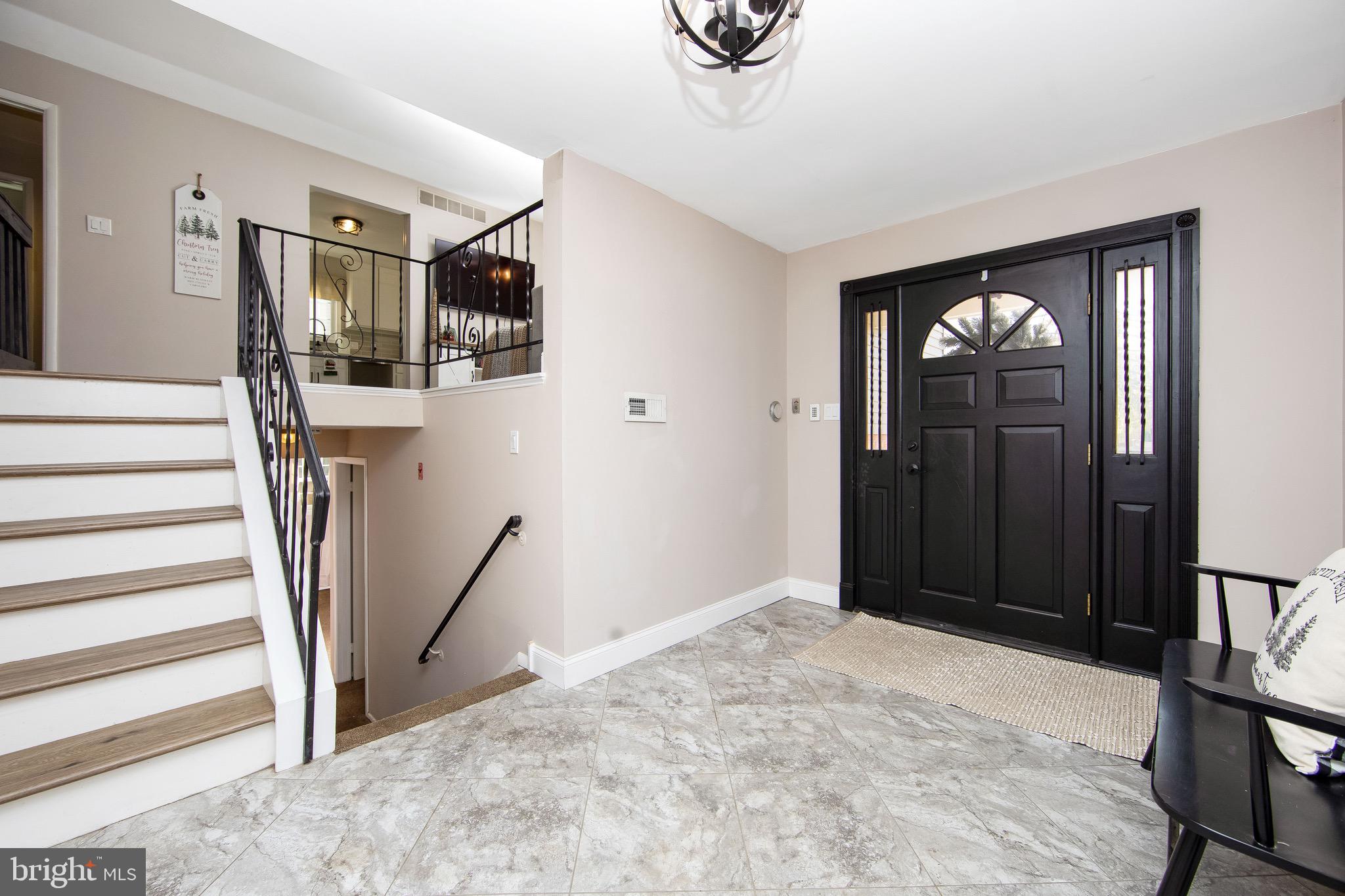 213 Aspen Road Williamstown, NJ 08094 - Photo 3 of 48 Foyer
