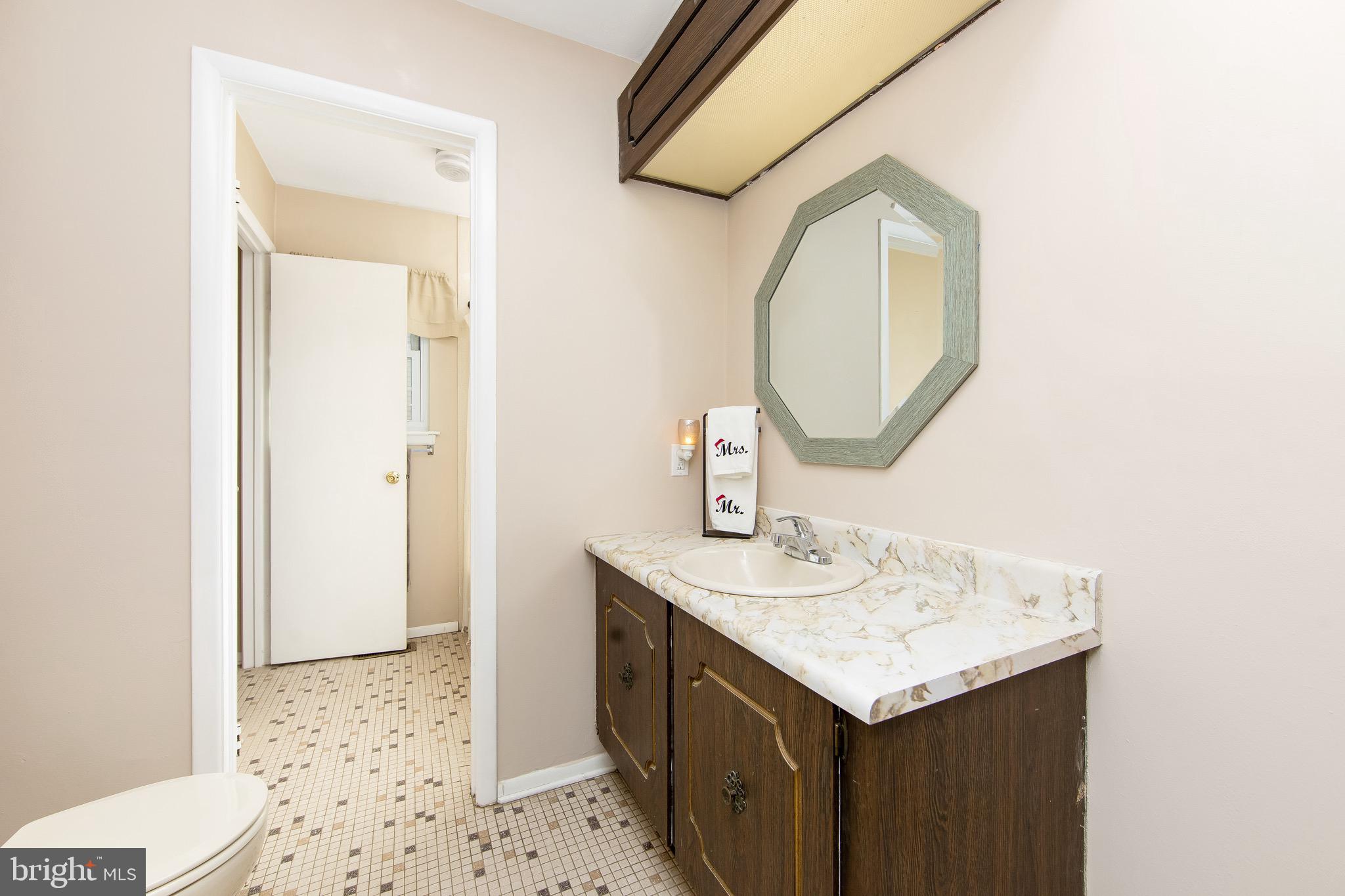 213 Aspen Road Williamstown, NJ 08094 - Photo 25 of 48 Bathroom