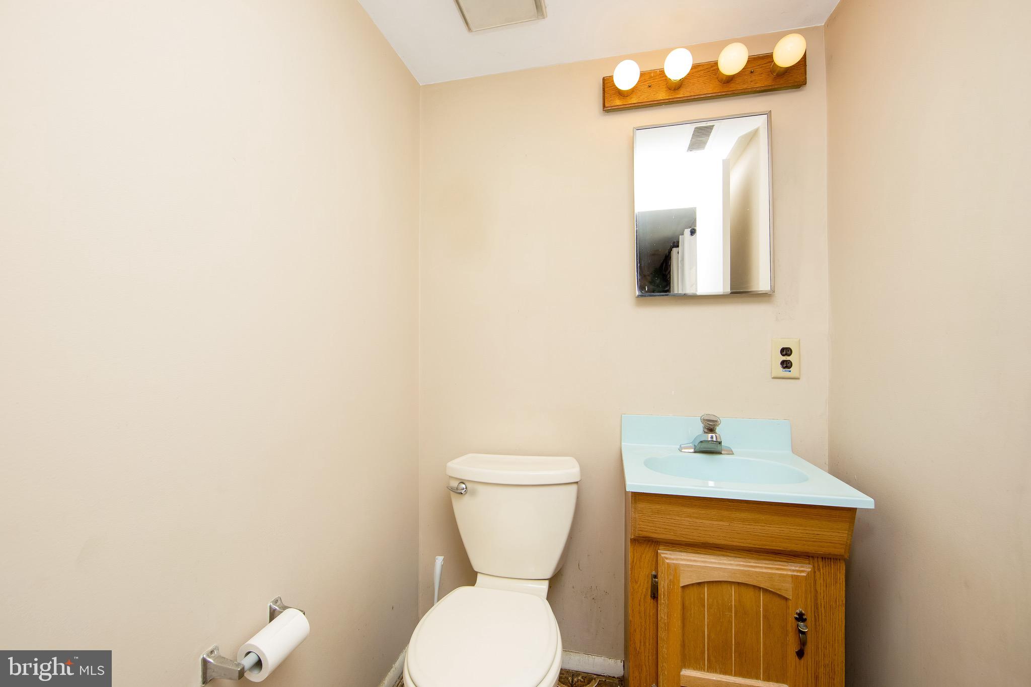 213 Aspen Road Williamstown, NJ 08094 - Photo 33 of 48 Bathroom