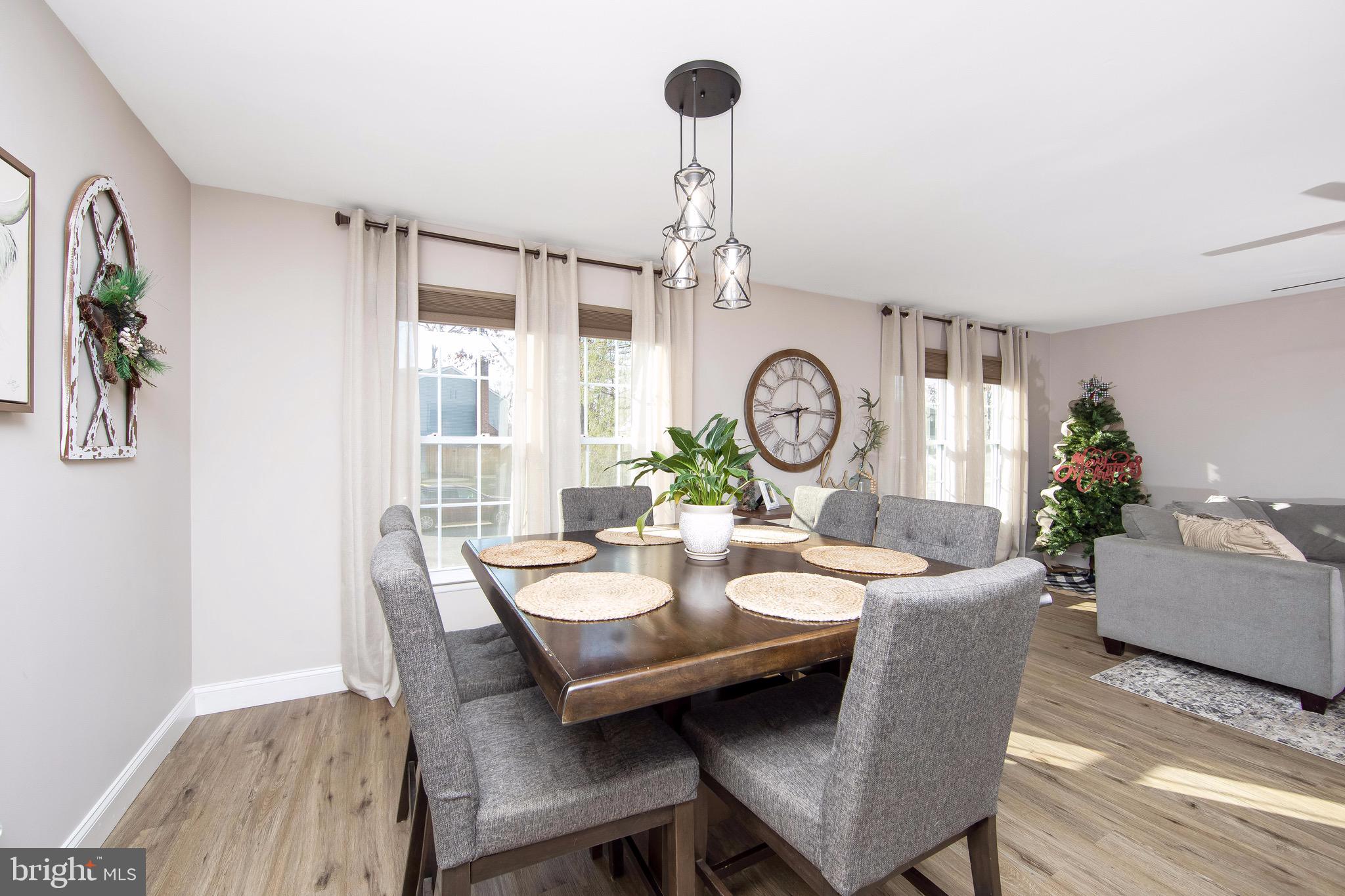 213 Aspen Road Williamstown, NJ 08094 - Photo 9 of 48 Dining Room