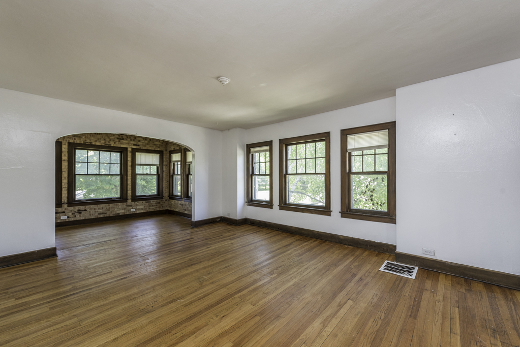 1609 North Sheridan Road Waukegan, IL 60085 - Photo 18 of 29