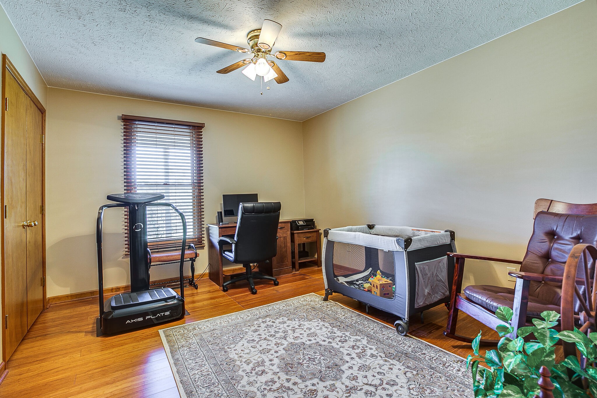 9513 Link Road Christiana, TN 37037 - Photo 16 of 34 a view of a workspace with furniture and a gym