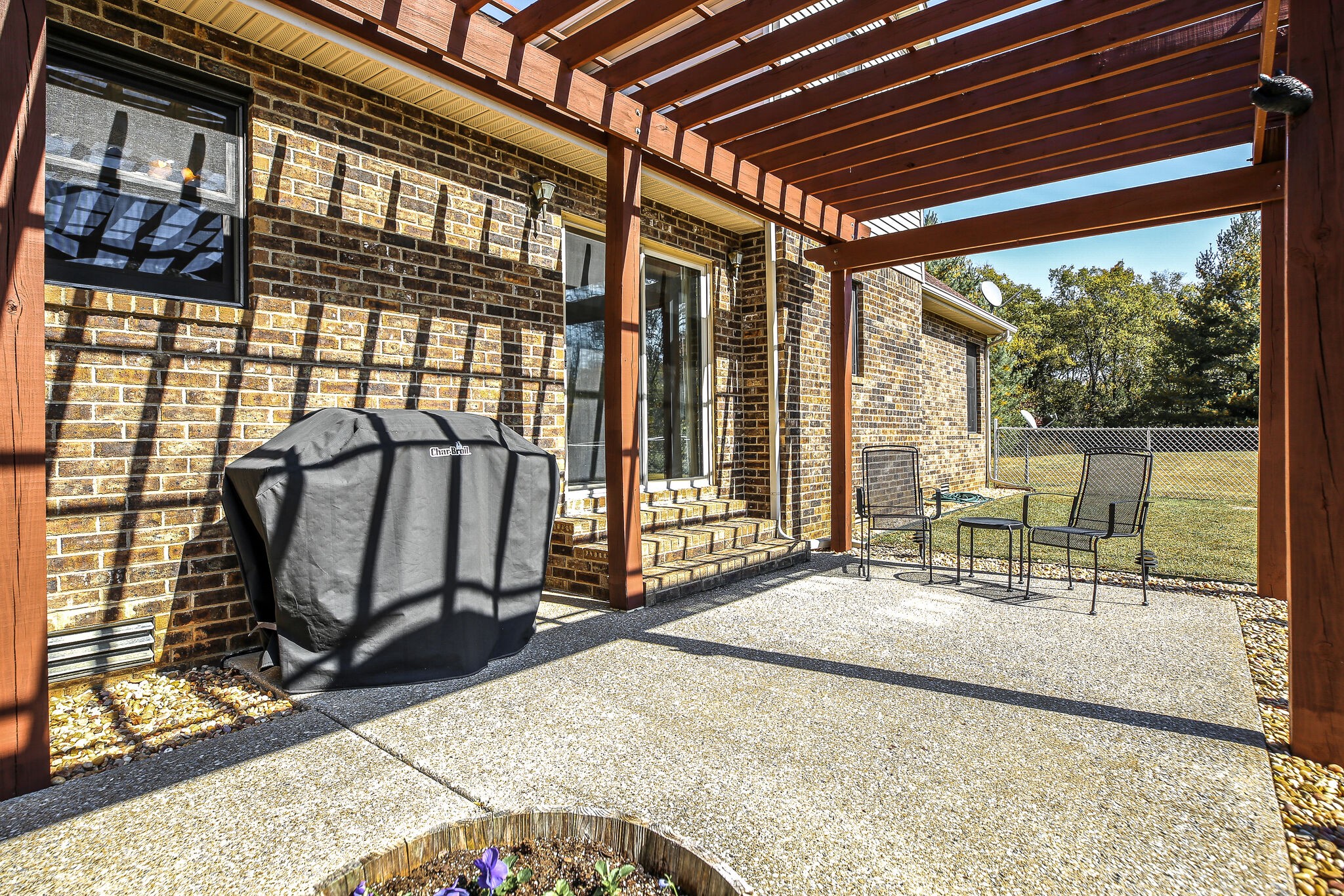 9513 Link Road Christiana, TN 37037 - Photo 30 of 34 a view of a living room and floor to ceiling window