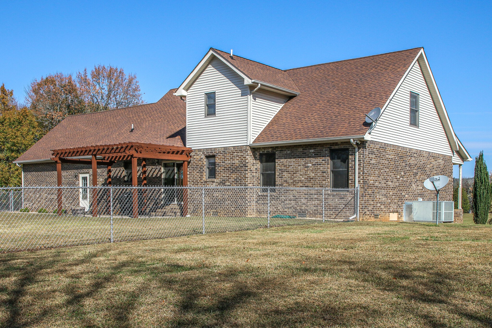 9513 Link Road Christiana, TN 37037 - Photo 33 of 34 a front view of a house with a yard