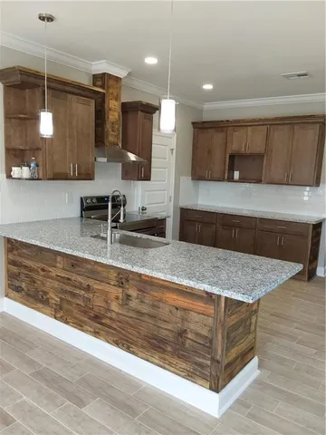 $2,000 | 411 East Prosper Street, Chalmette, LA 70043