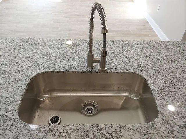 $2,000 | 411 East Prosper Street, Chalmette, LA 70043