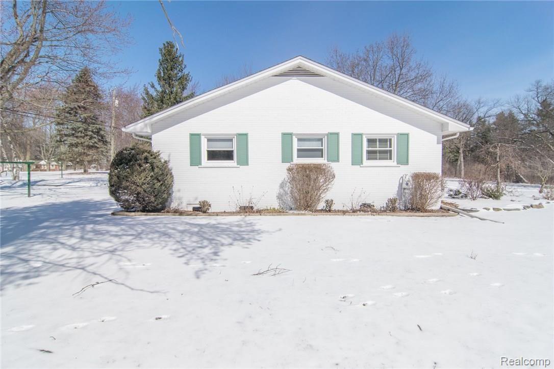 4080 Sheldon Road Rochester, MI 48306 - Photo 40 of 44 DSC_0326.jpg
