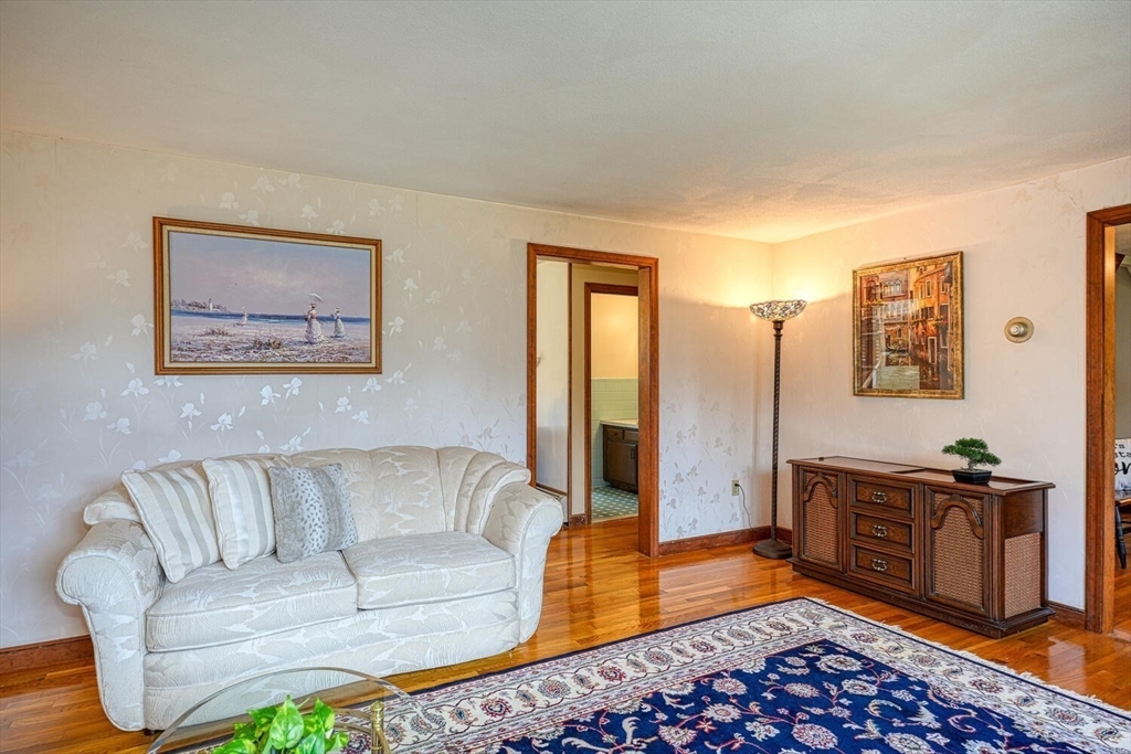 94 Johnson Road Winchester, MA 01890 - Photo 18 of 36