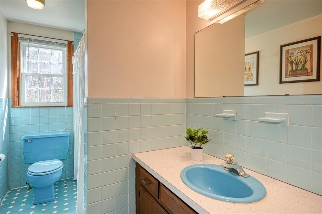 94 Johnson Road Winchester, MA 01890 - Photo 22 of 36