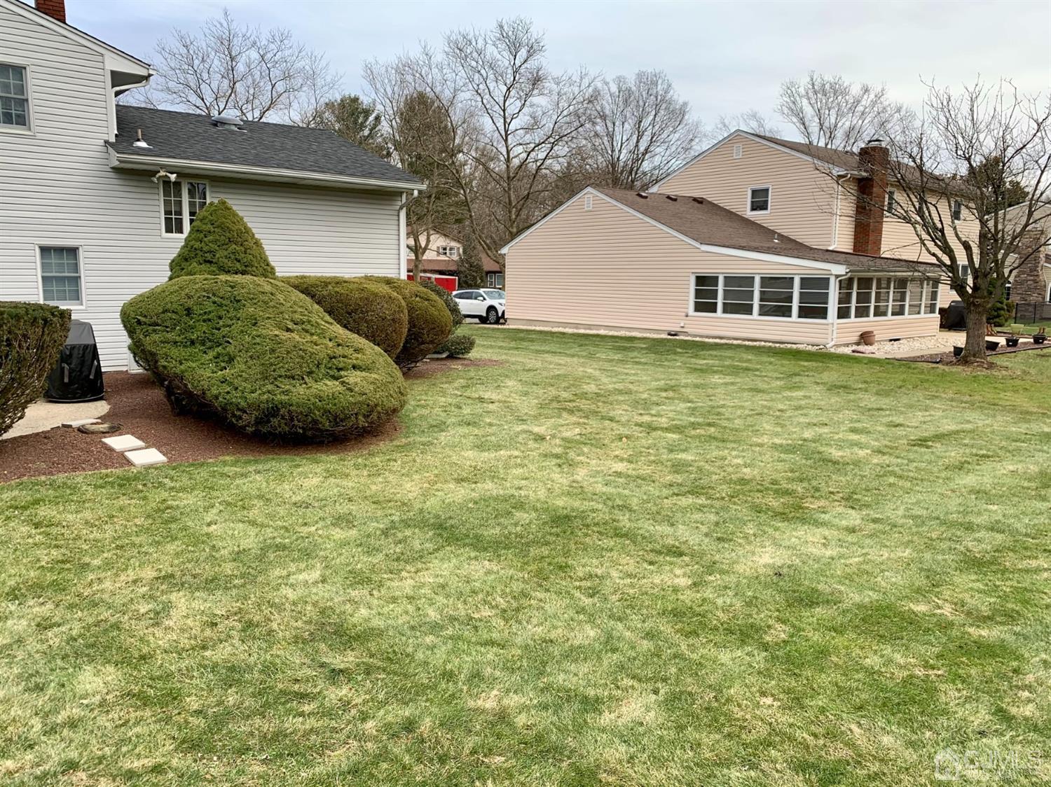 17 Alexander Road East Brunswick, NJ 08816 - Photo 8 of 32 Gallery Image 8