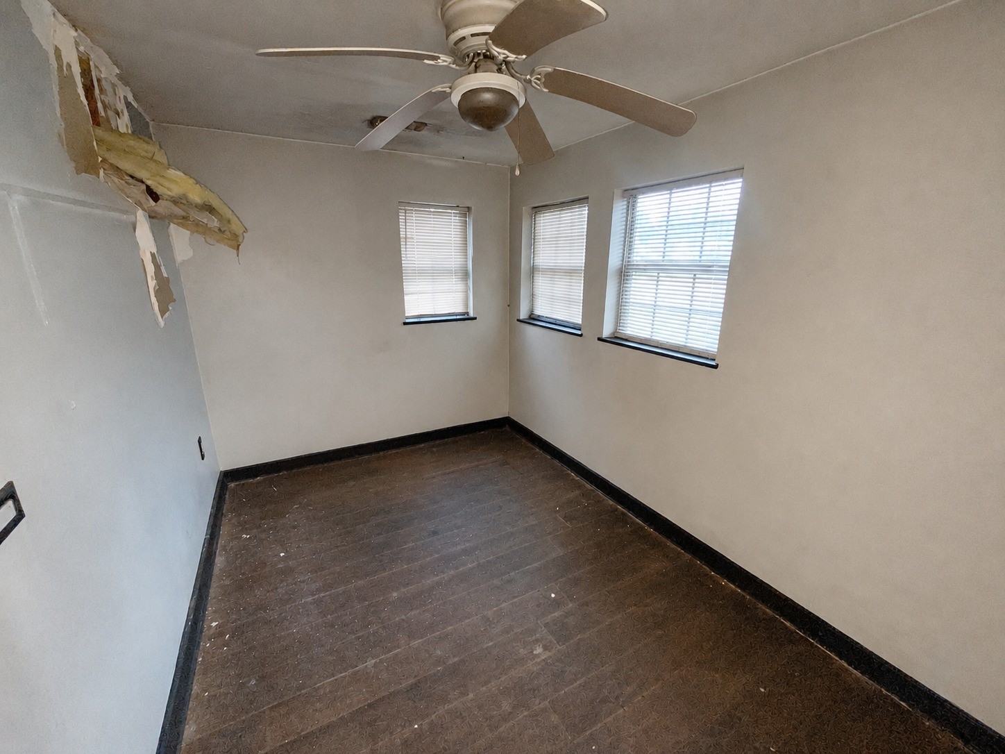 613 East Wilkins Street Angleton, TX 77515 - Photo 6 of 9