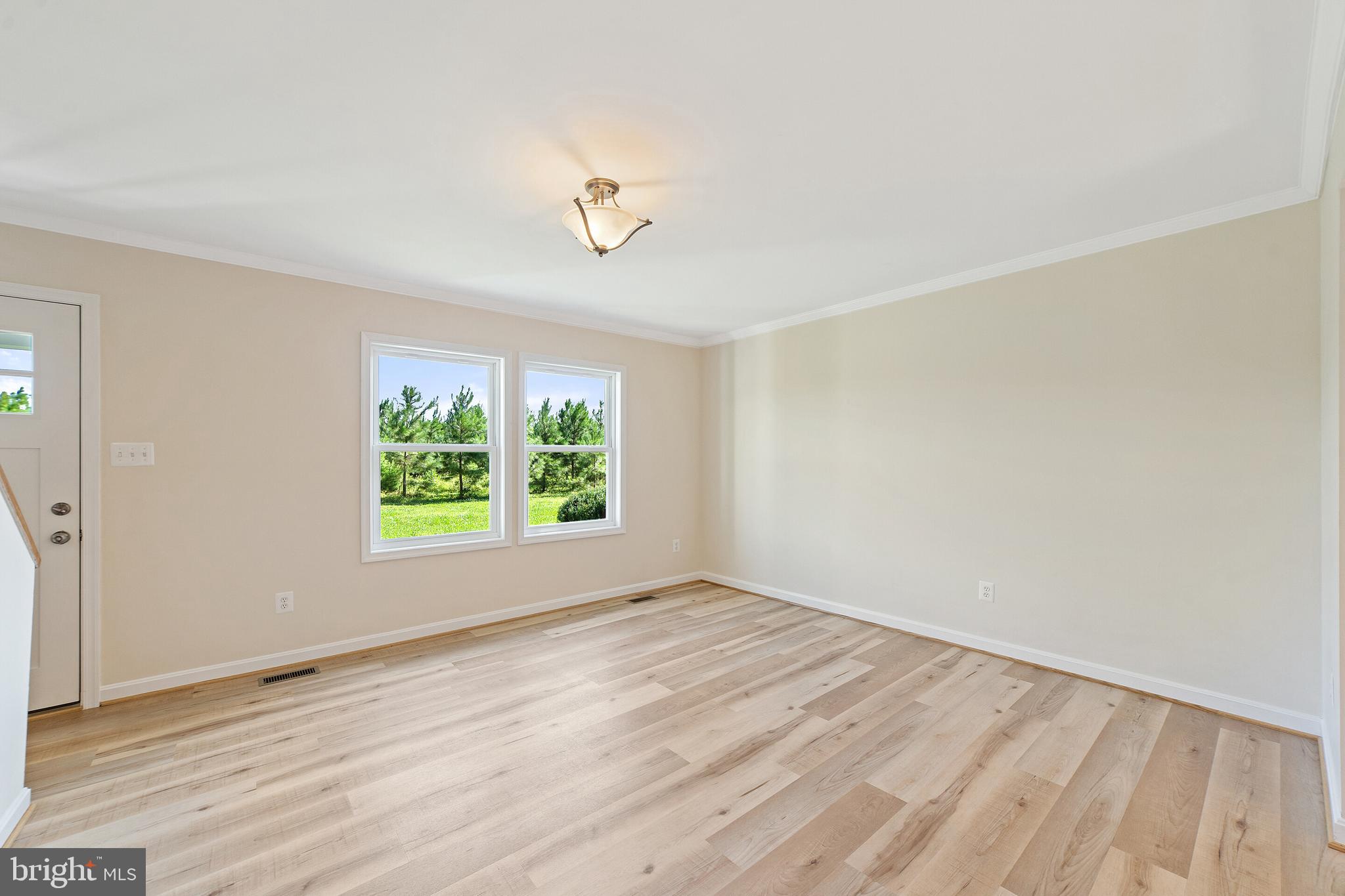 4338 Catlett Road Midland, VA 22728 - Photo 15 of 41 Living Room