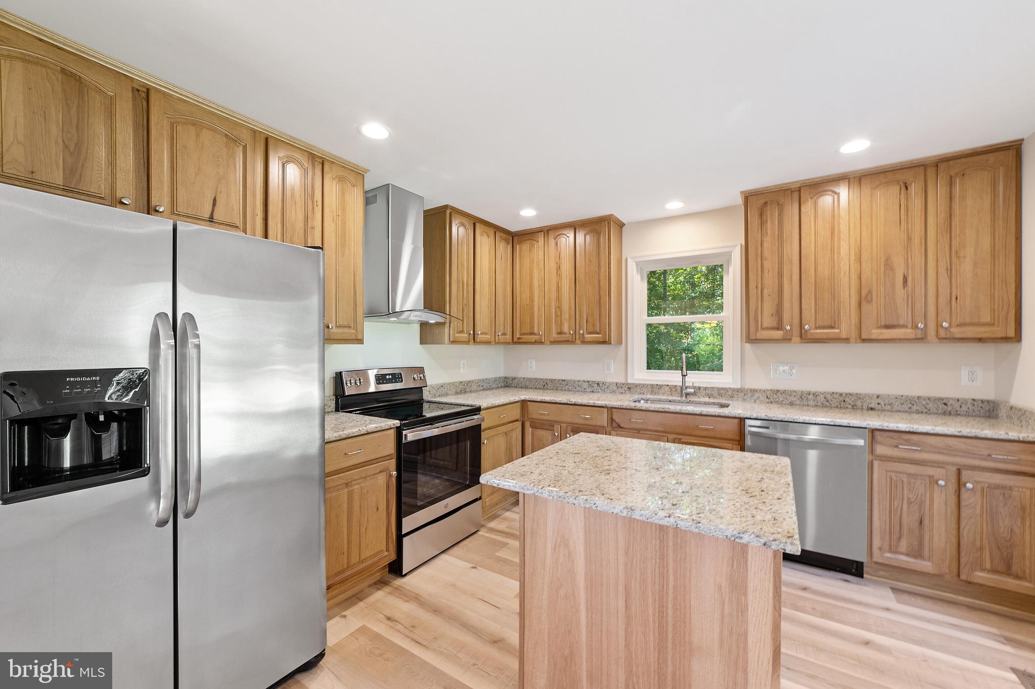 4338 Catlett Road Midland, VA 22728 - Photo 8 of 41 Gourmet Kitchen w/ Granite & S/S Appliances