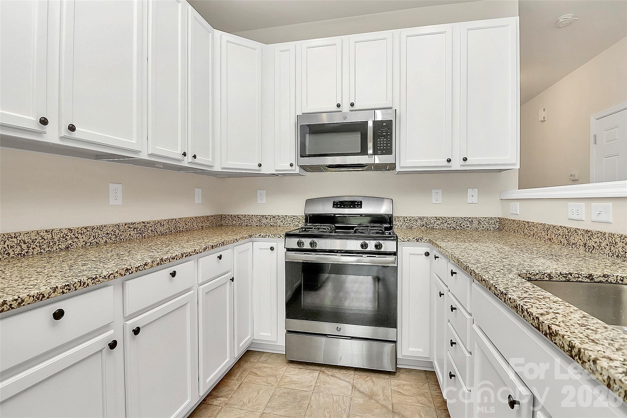 7107 Adare Mews Road Charlotte, NC 28217 - Photo 13 of 33