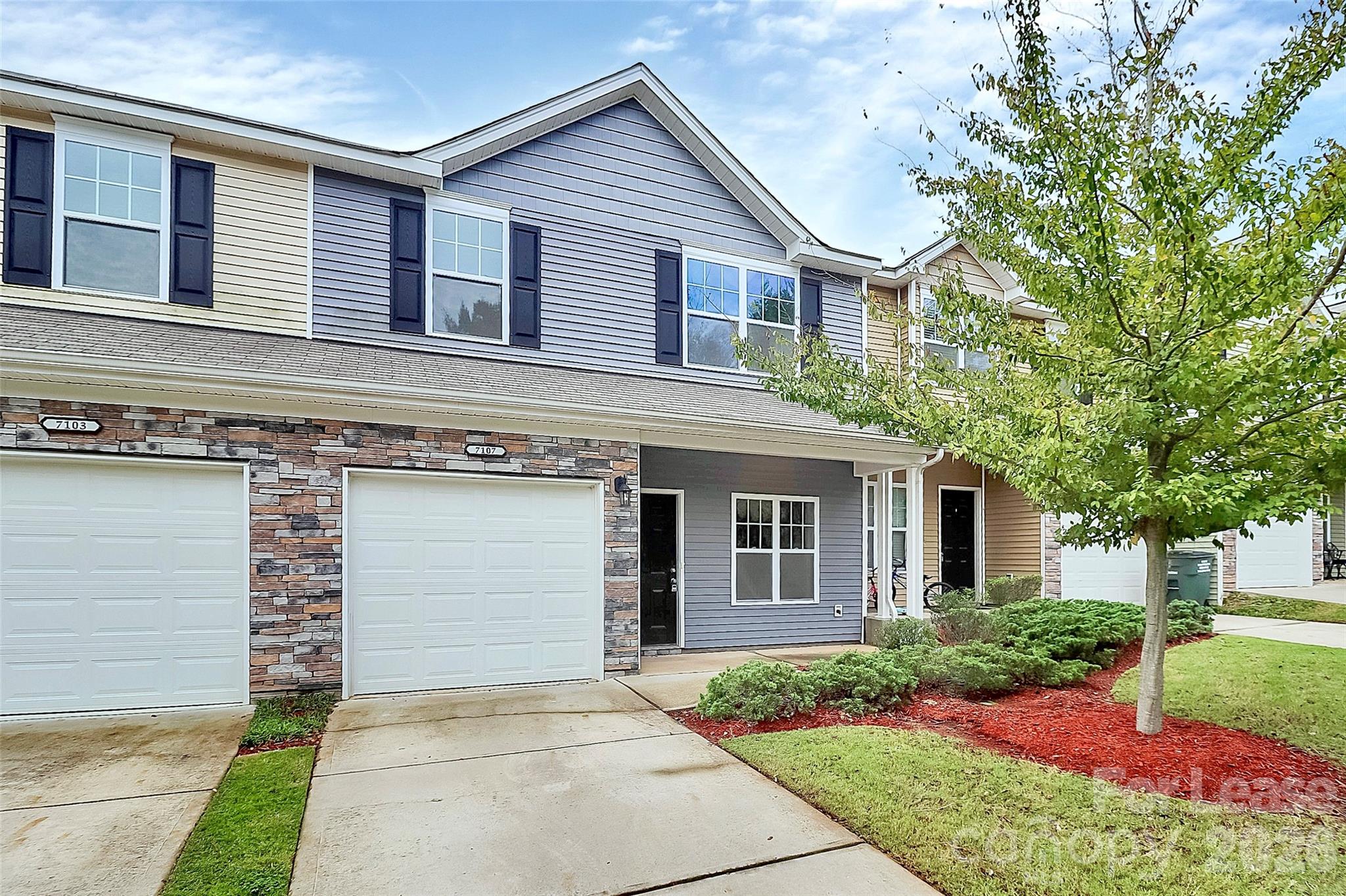 7107 Adare Mews Road Charlotte, NC 28217 - Photo 3 of 33