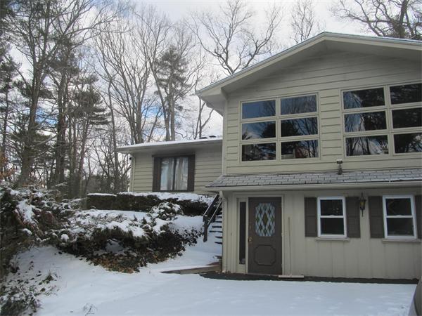 28 Wells Park Road Sturbridge, MA 01566 - Photo 2 of 8