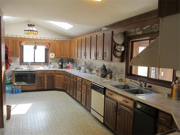 28 Wells Park Road Sturbridge, MA 01566 - Photo 4 of 8
