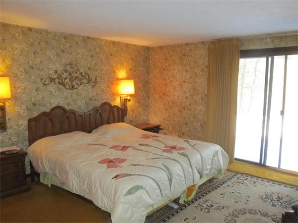 28 Wells Park Road Sturbridge, MA 01566 - Photo 6 of 8