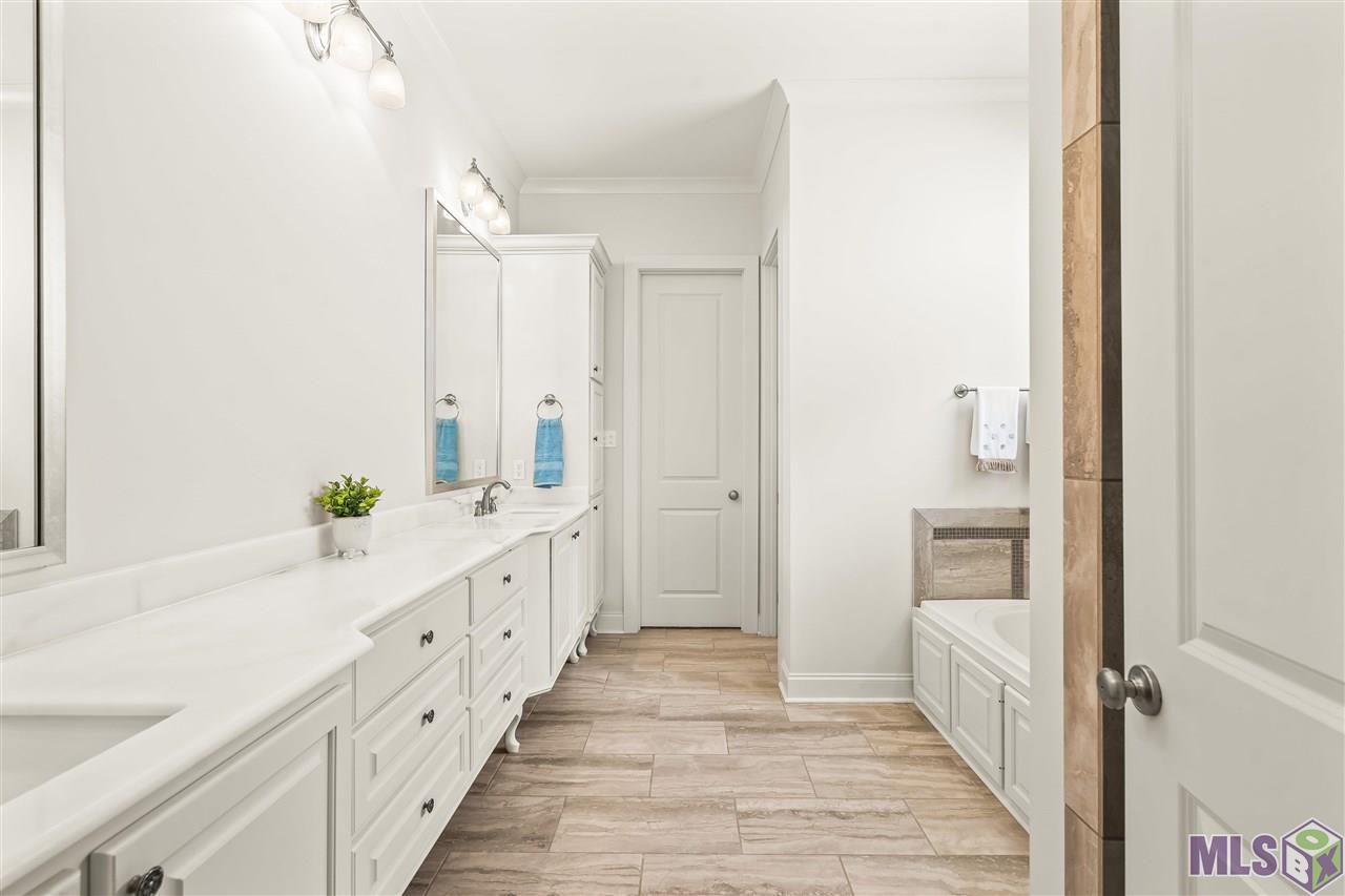 10849 Creek Lane Baton Rouge, LA 70810 - Photo 14 of 33