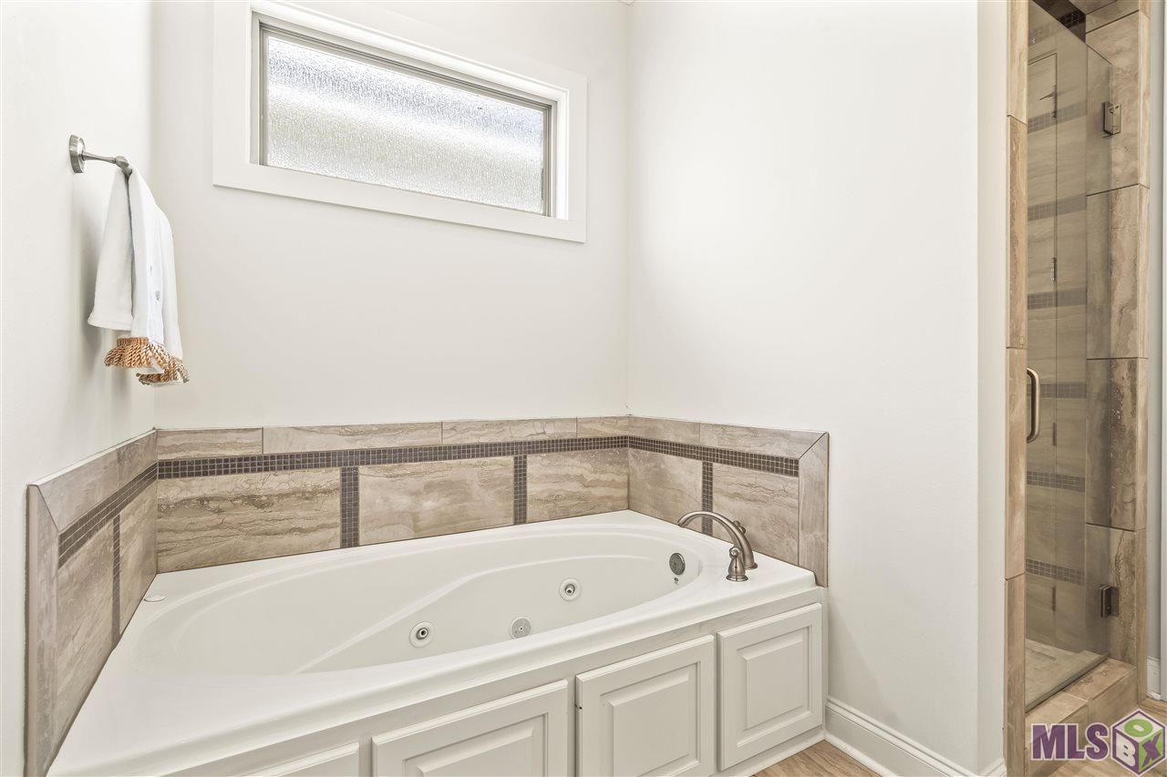 10849 Creek Lane Baton Rouge, LA 70810 - Photo 16 of 33