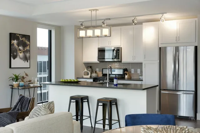 $3,481 | 212 10th Avenue South, Unit 914, Minneapolis, MN 55415