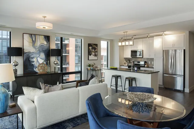 $3,481 | 212 10th Avenue South, Unit 914, Minneapolis, MN 55415