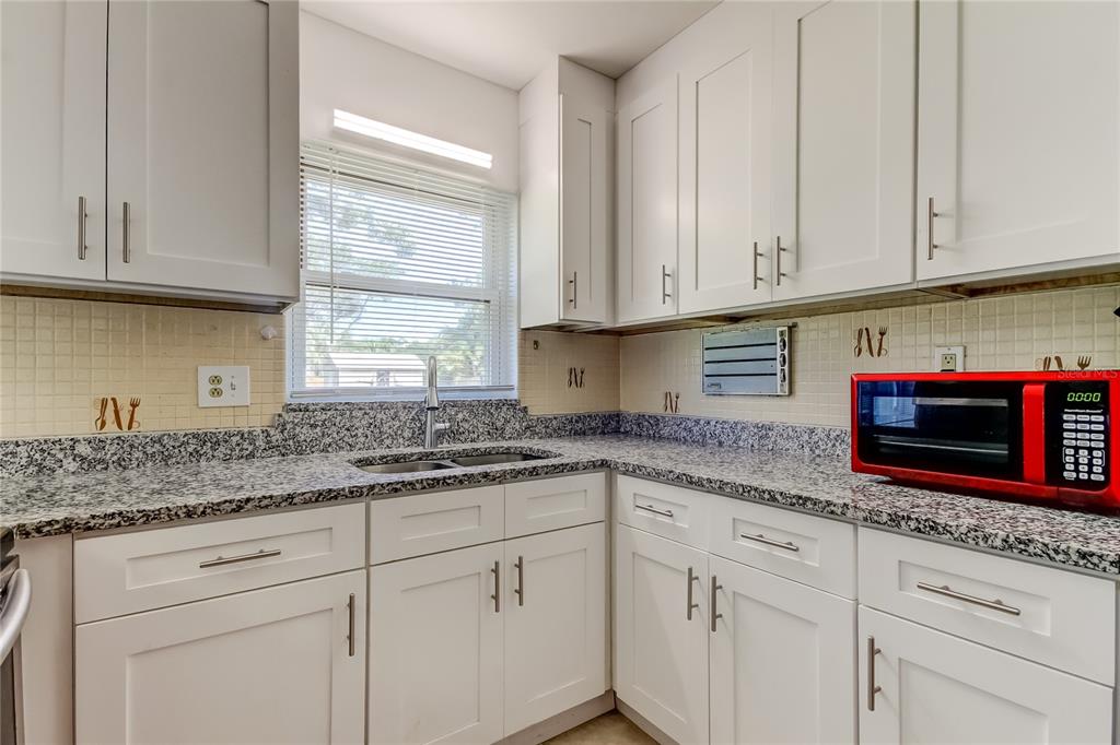 4412 Carlyle Road Tampa, FL 33615 - Photo 7 of 49 Kitchen