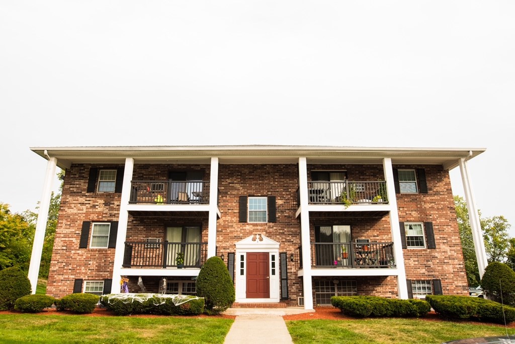 3 Walker Road, Unit 5 North Andover, MA 01845 - Photo 1 of 17 Gallery Image 1