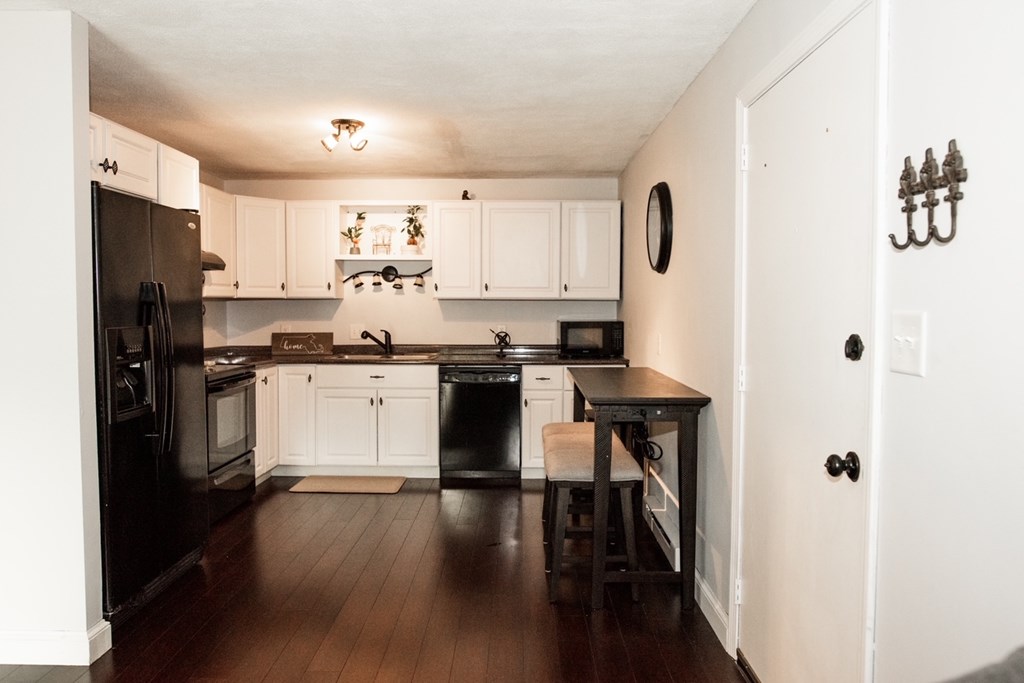3 Walker Road, Unit 5 North Andover, MA 01845 - Photo 6 of 17 Gallery Image 6