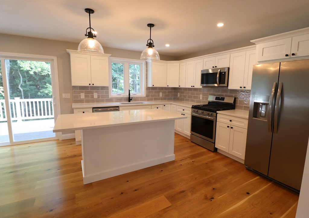 37 Glendale Road, Unit 1 Tiverton, RI 02878 - Photo 11 of 24