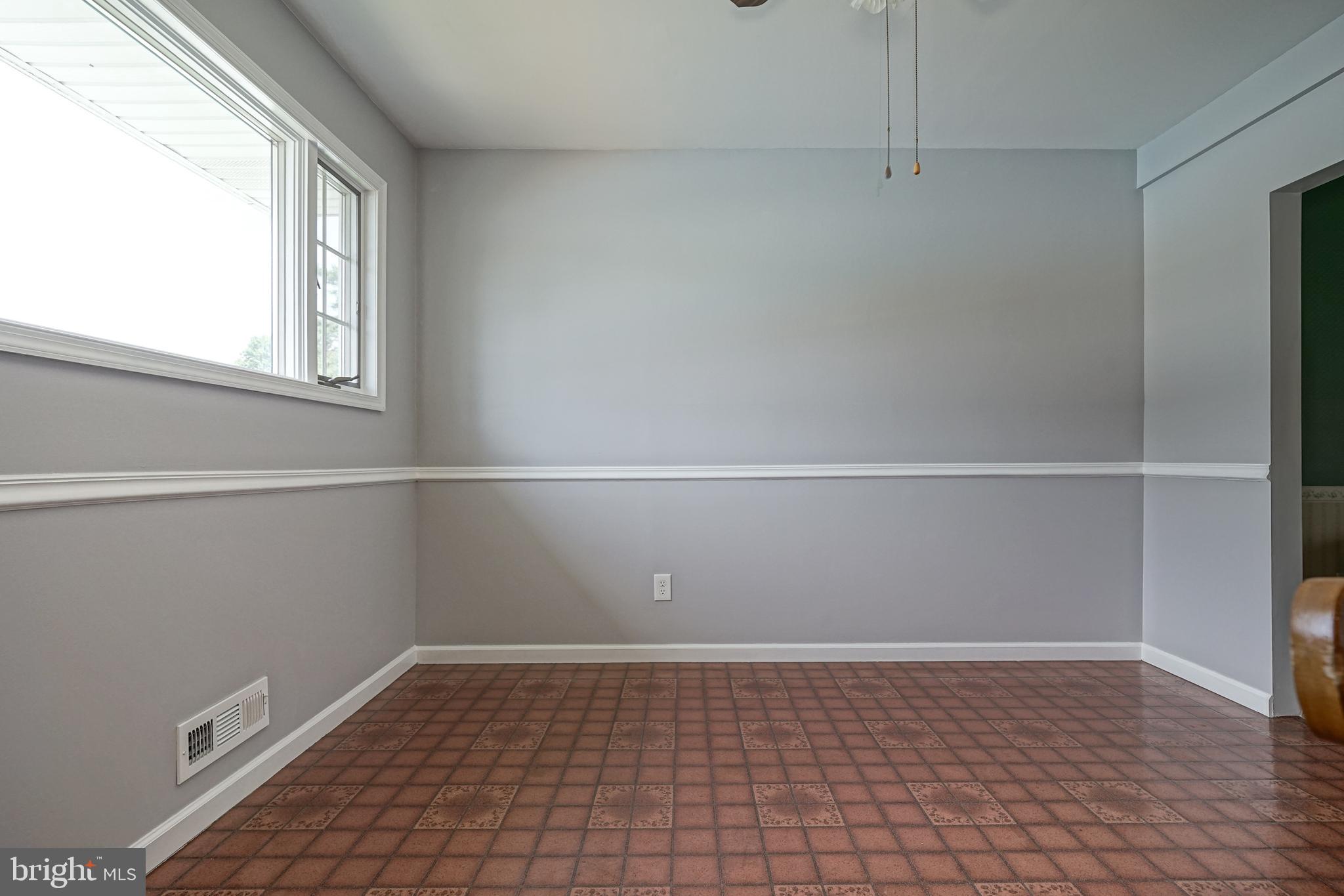 19 Haines Mill Road Delran, NJ 08075 - Photo 13 of 35 2nd Floor Dinning Room