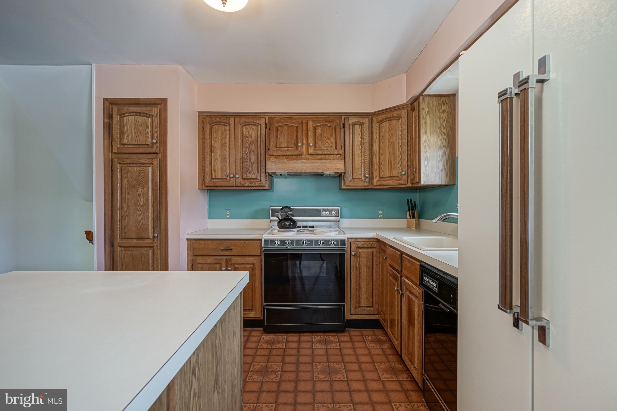 19 Haines Mill Road Delran, NJ 08075 - Photo 17 of 35 2nd Floor Kitchen