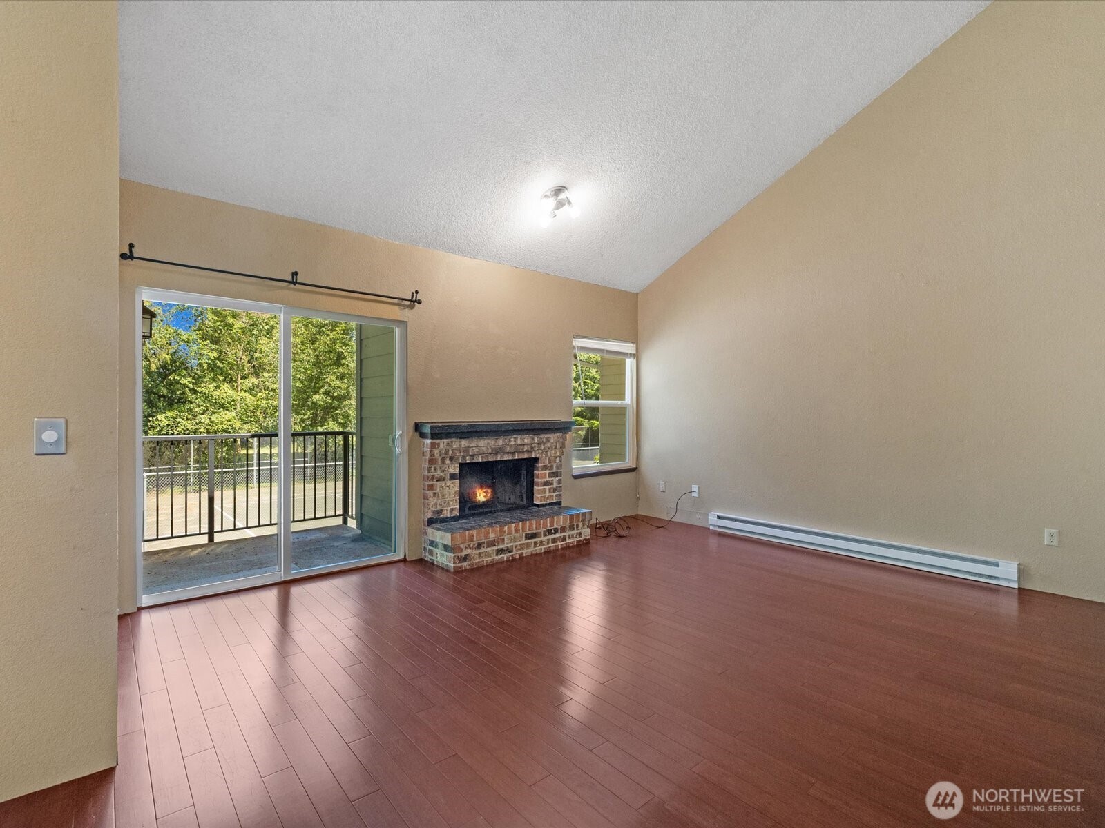 820 Cady Road, Unit D202 Everett, WA 98203 - Photo 1 of 27
