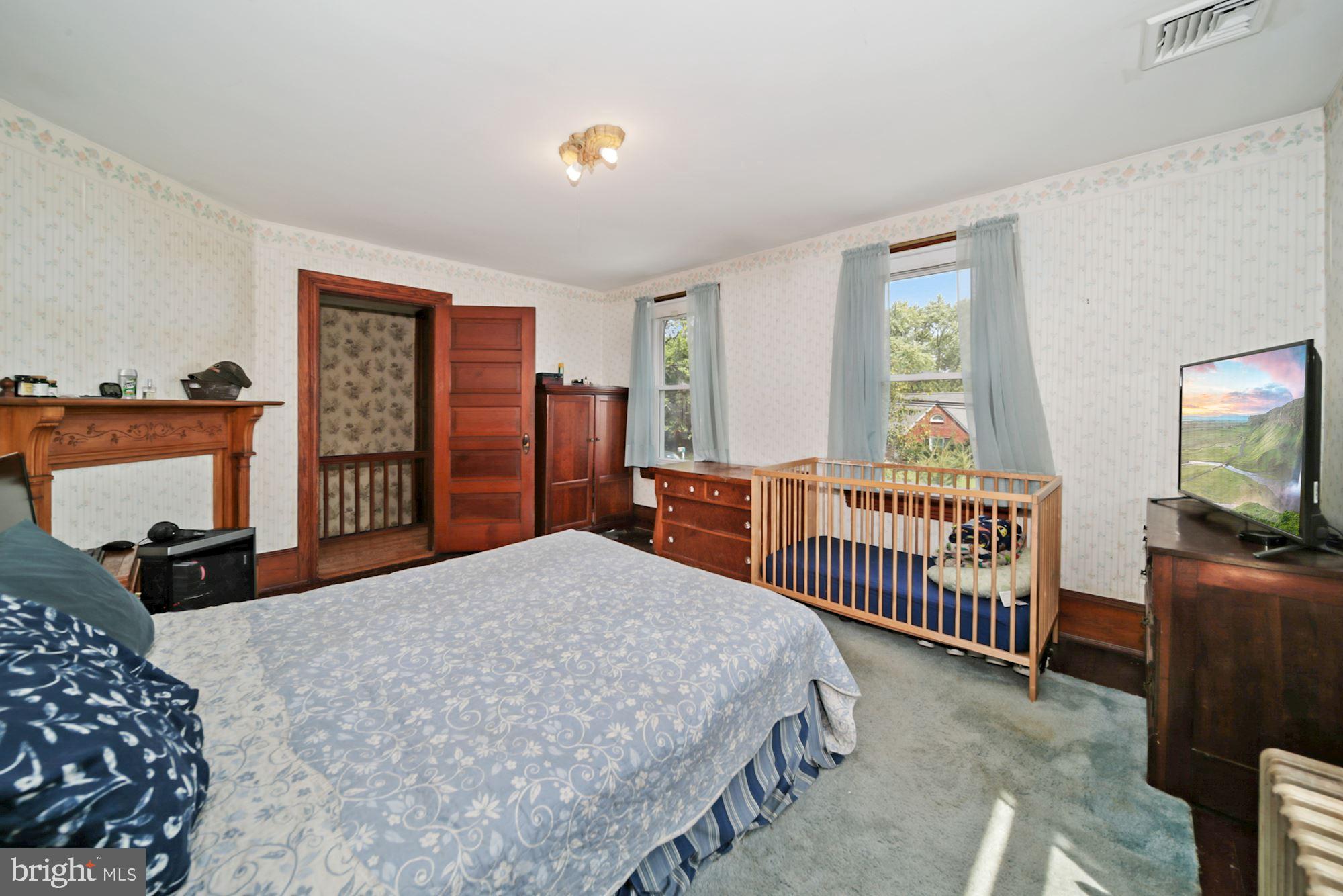23736 Woodfield Road Gaithersburg, MD 20882 - Photo 17 of 33 Gallery Image 17